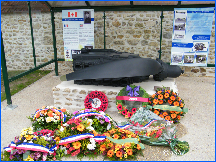 Sacy-le-Grand - Le memorial en souvenir du F/O MacKenzie