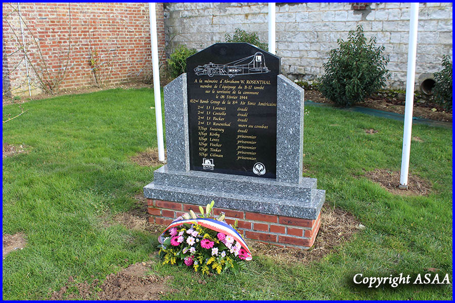 Monument et stele